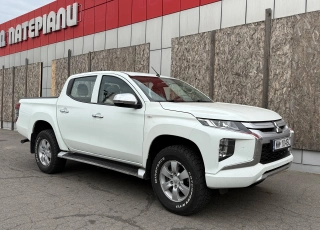 See photo Повнопривідний пікап L200 вже у воїнів 38-ої ОБрМП