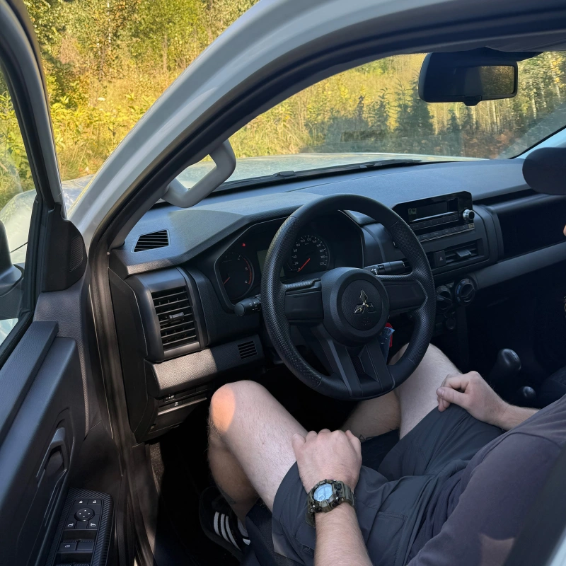 Фото до проекту Four four-wheel drive pickup trucks for the 3rd separate special forces regiment 4