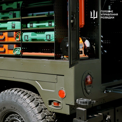More photos Five Locker repair shops based on HMMWV for the Logistics Department of the Military District