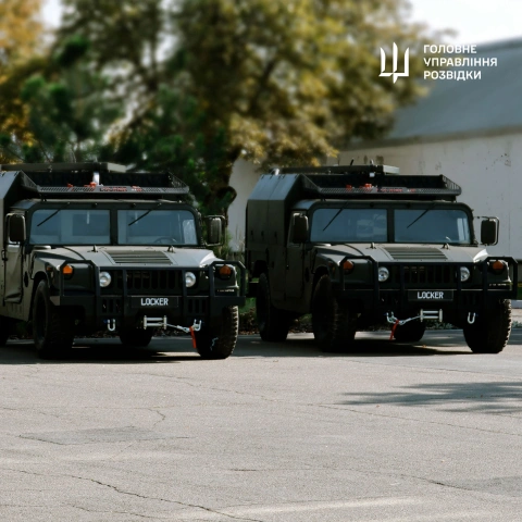 More photos Five Locker repair shops based on HMMWV for the Logistics Department of the Military District