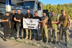 Ще більше фото Передано вантажівку для 77-ої окремої аеромобільної бригади!