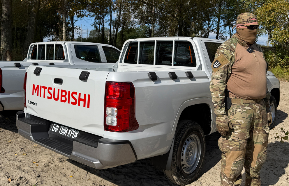 Дивитись фото Два повнопривідні пікапи для – підрозділу активних дій KRAKEN ГУР МО