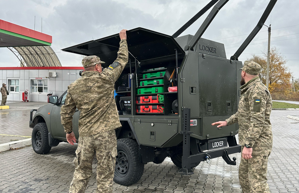 Дивитись фото Передано мобільну майстерню Locker для 411-го полку «Яструби»