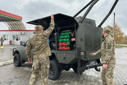 Ще більше фото Передано мобільну майстерню Locker для 411-го полку «Яструби»
