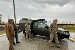 Ще більше фото Передано мобільну майстерню Locker для 411-го полку «Яструби»