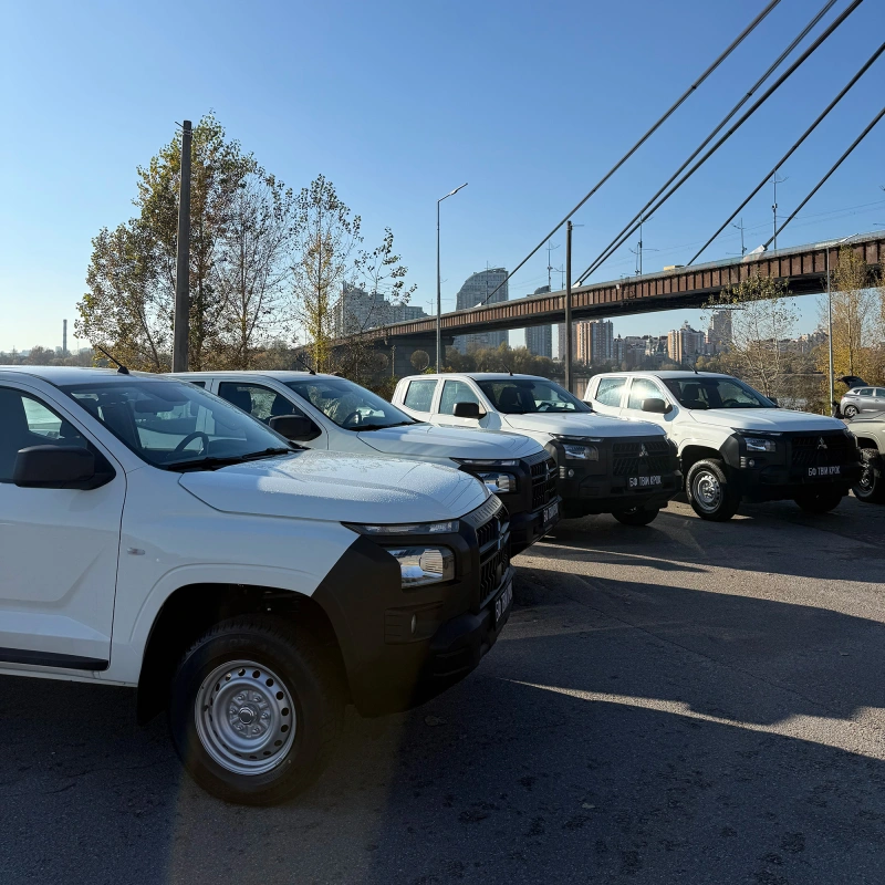 Фото до проекту Вісім повнопривідних пікапів та майстерня Locker для Сил спеціальних операцій ЗСУ 6