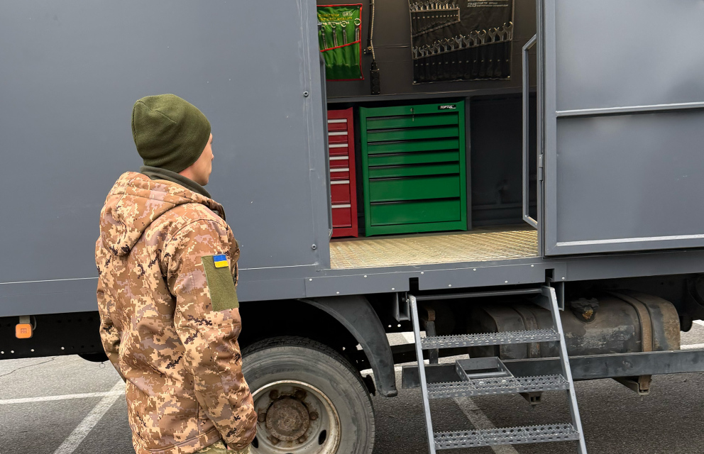 Дивитись фото Передано переобладнану вантажівку MAN для 394-го окремого батальйону