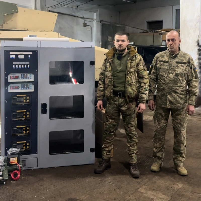 Фото до проекту Пресс гідравлічний та шафа для заряджання АКБ для 92 ОШБр ім. Івана Сірка 4