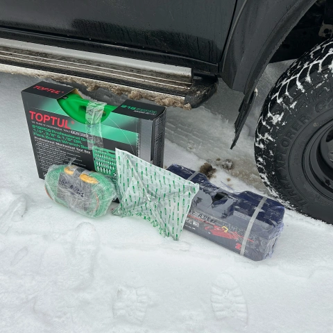More photos All-wheel drive pickup truck and tools for the radio engineering battalion of the Armed Forces of Ukraine