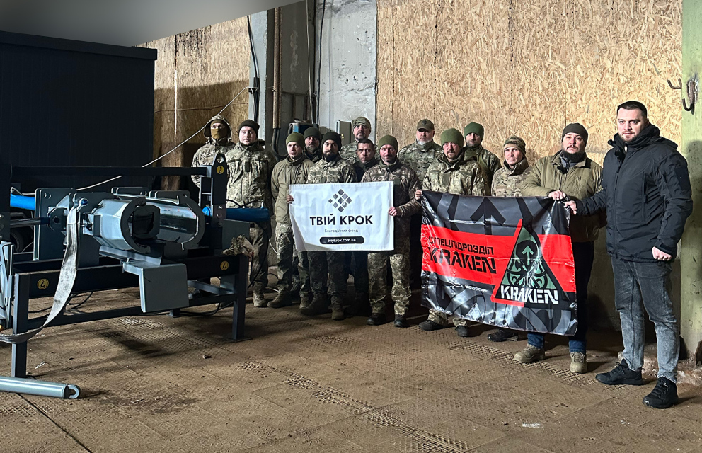 Дивитись фото Передано прес для монтажу VFI Run-Flat вставок для підрозділу активних дій KRAKEN