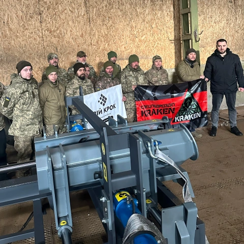 Ще більше фото Пpec для мoнтaжу/дeмoнтaжу VFI Run-Flat вcтaвoк для підрозділу активних дій «Kraken»