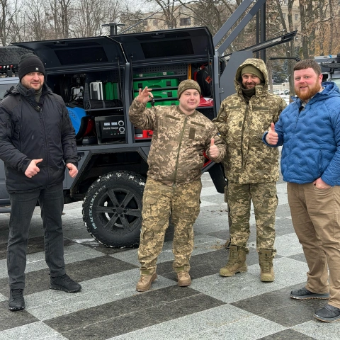 Ще більше фото Переобладнання пікапу в мобільну майстерню Locker для 92 ОШБр ім. Івана Сірка