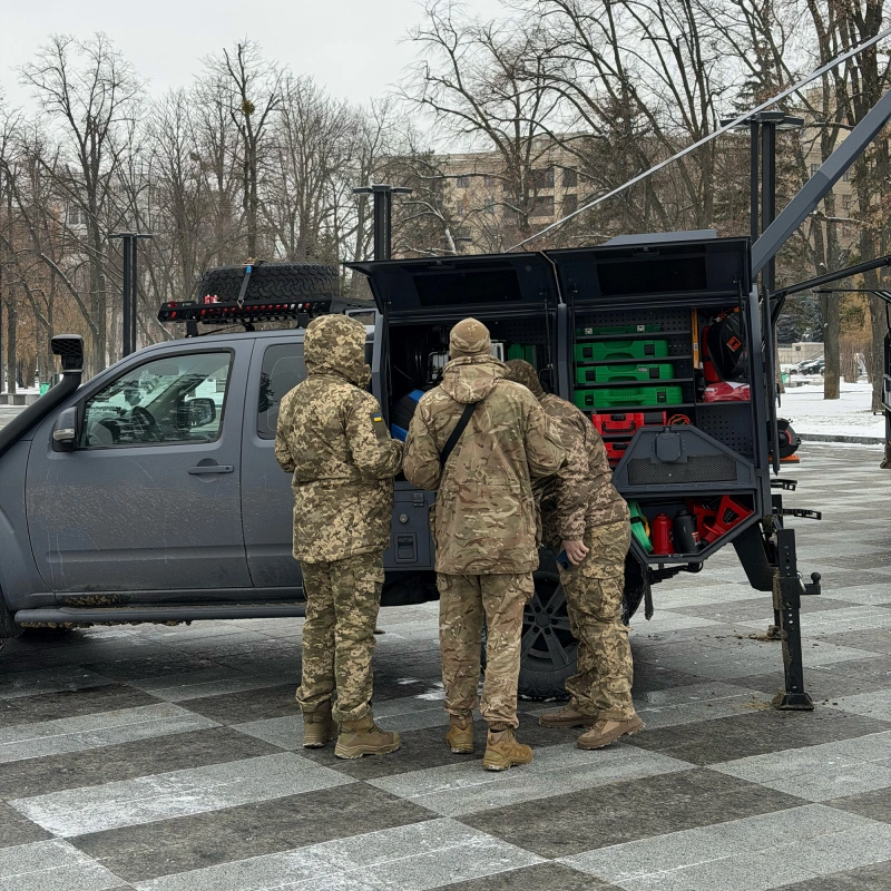Фото до проекту Переобладнання пікапу в мобільну майстерню Locker для 92 ОШБр ім. Івана Сірка 6