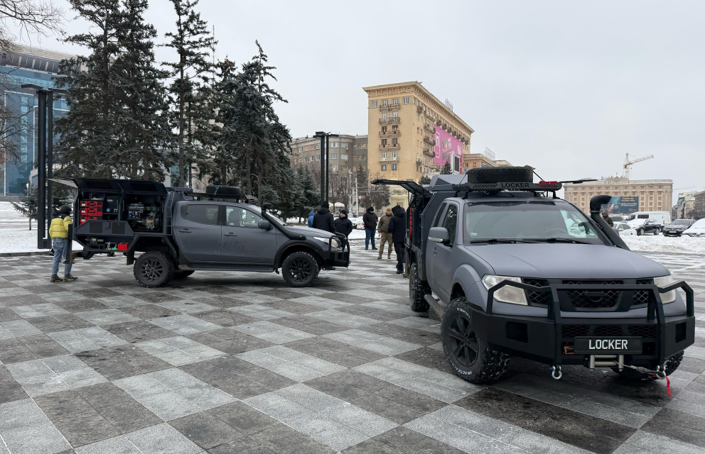 Дивитись фото Передано мобільну ремонтну майстерню Locker для 92-ої ОШБр