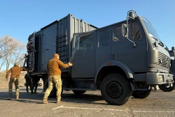 Ще більше фото Переобладнано та передано 2 вантажівки у форматі ремонтних майстерень для 3-го армійського корпусу ЗСУ