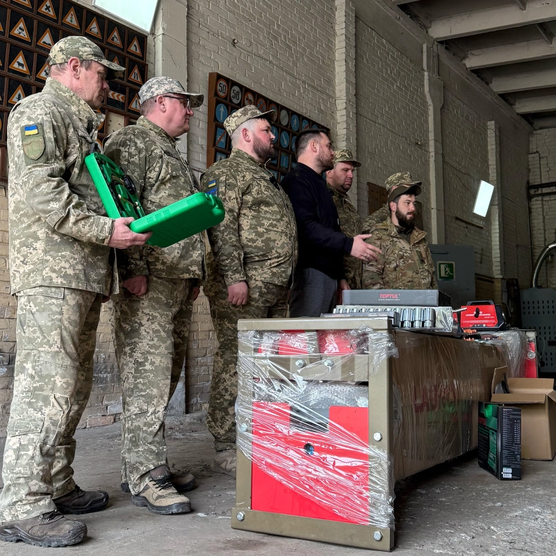 Фото до проекту Переобладнання пікапу в майстерню Locker та універсальна майстерня в контейнері для 321 ТРО 2