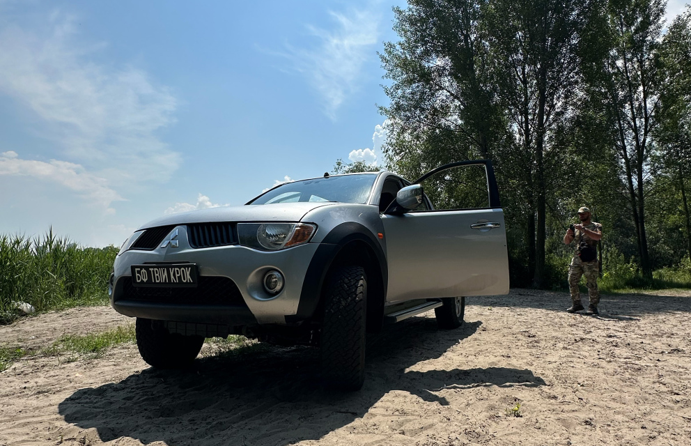 Дивитись фото Підсилюємо морську піхоту: передано повнопривідний пікап для 501 ОБМП