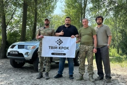 Ще більше фото Підсилюємо морську піхоту: передано повнопривідний пікап для 501 ОБМП