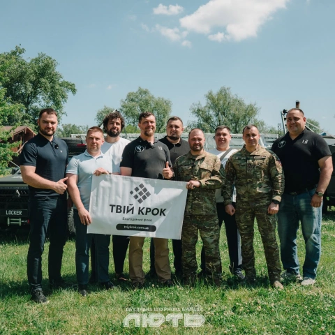 Ще більше фото Дві мобільні майстерні Locker для штурмової бригади Національної поліції України „Лють“