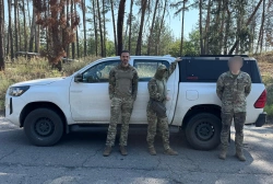 More photos П'ять сталевих кунгів для пікапів передано 3-му армійському корпусу!