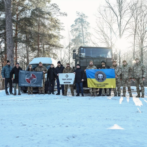Ще більше фото Вантажівка DAF 6*6 та peмoнтний кoмплeкc Workshop-Locker для центру спеціального призначення "Омега"