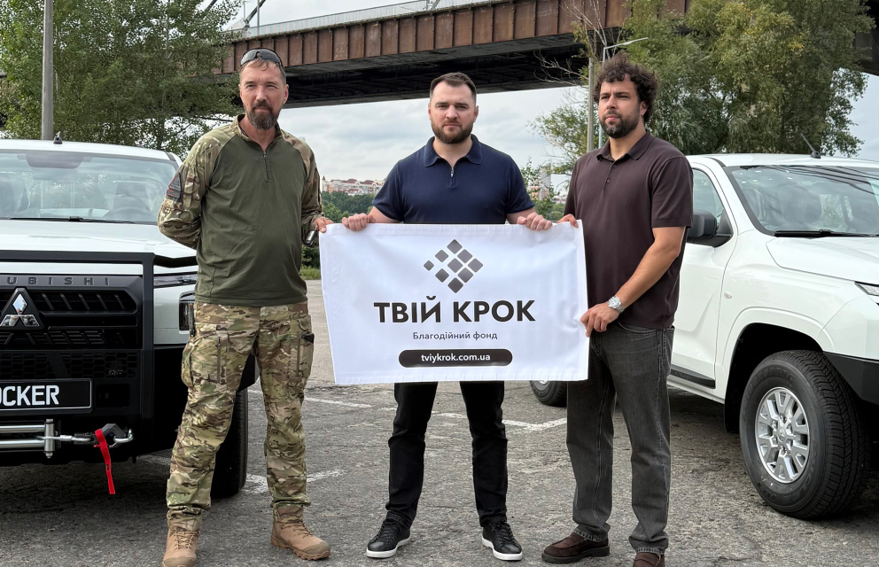 See photo Два нових Mitsubishi L200 передано Полку безпілотних систем Kraken 1654
