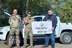 More photos Ще одна автівка для фронту: передали пікап воїнам 141-ї бригади