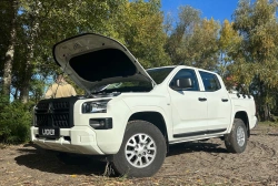 More photos Ще одна автівка для фронту: передали пікап воїнам 141-ї бригади